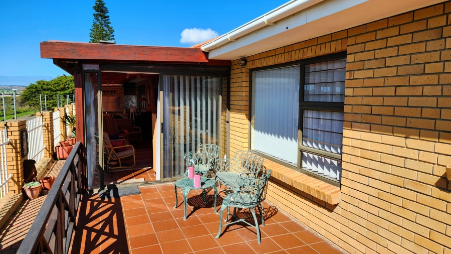 3 Bedroom Property for Sale in Hartenbos Central Western Cape